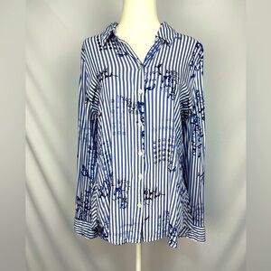 Chico’s High low button up blue white striped script writing top women’s size M